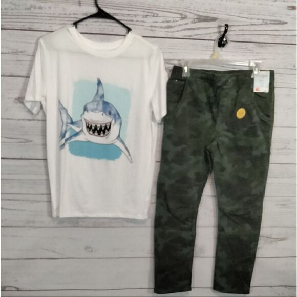 NWT: "Cat & Jack" boy's pants and t-shirt - Picture 1 of 12